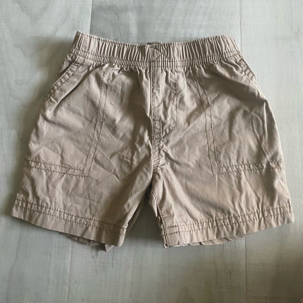 Carter’s 12M boys Tan Shorts
